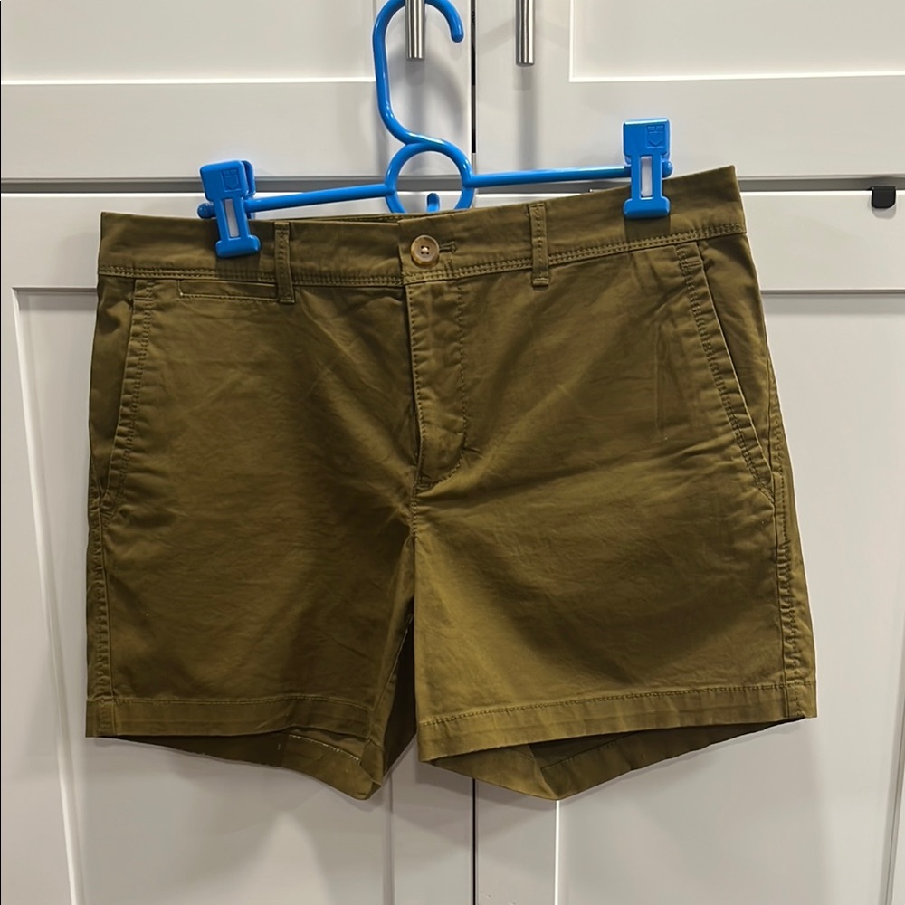 Banana Republic Green Cargo Shorts Tailored Fit